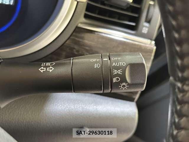 Nissan ELGRAND 2012-10 4939886-14