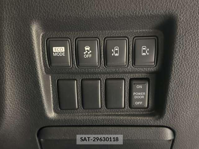 Nissan ELGRAND 2012-10 4939886-15