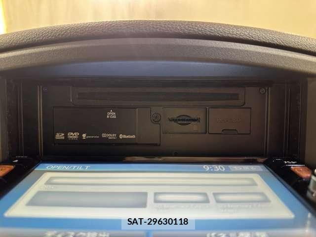 Nissan ELGRAND 2012-10 4939886-22
