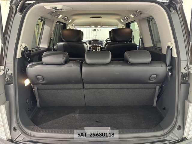 Nissan ELGRAND 2012-10 4939886-27