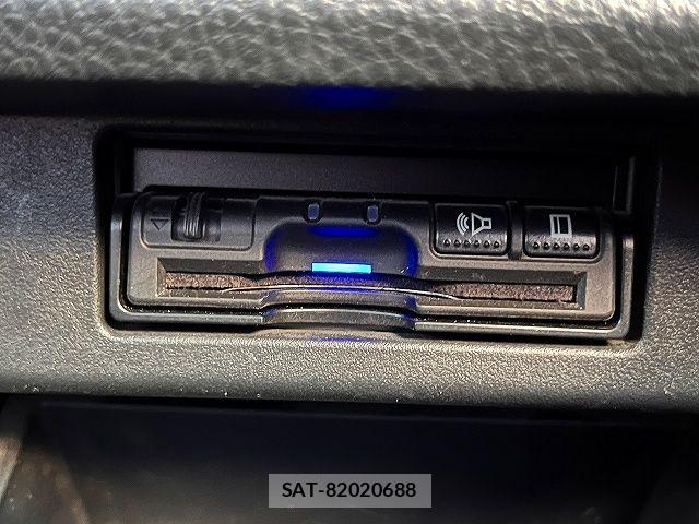Nissan ELGRAND 2018-07 4939850-12