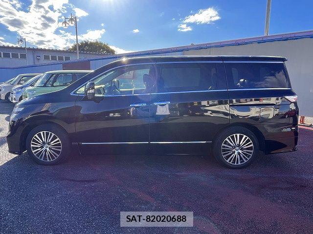 Nissan ELGRAND 2018-07 4939850-15