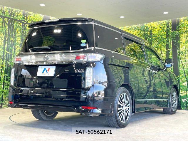 Nissan ELGRAND 2019-12 5867210-17