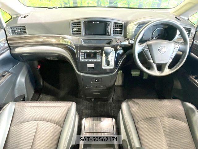 Nissan ELGRAND 2019-12 5867210-1
