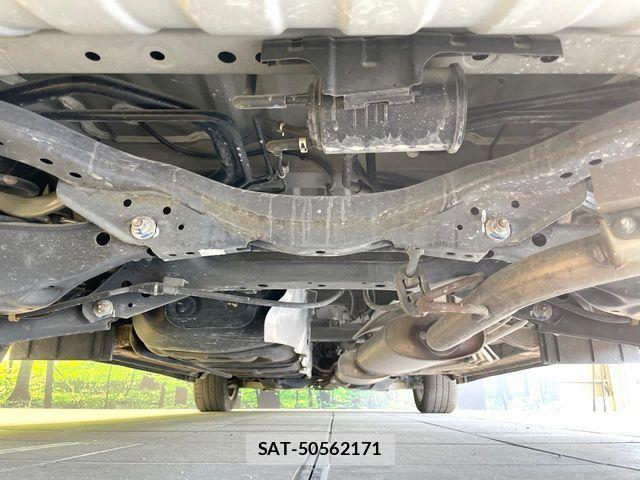 Nissan ELGRAND 2019-12 5867210-19