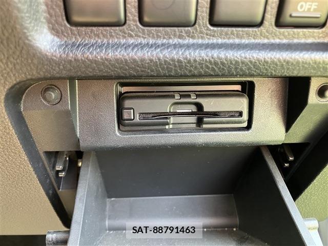 Nissan ELGRAND 2021-03 5867206-19