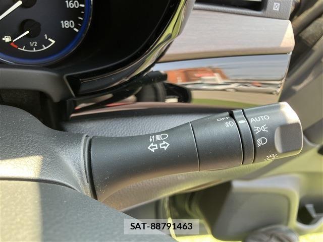 Nissan ELGRAND 2021-03 5867206-24