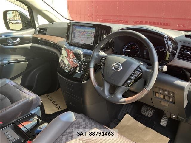 Nissan ELGRAND 2021-03 5867206-3