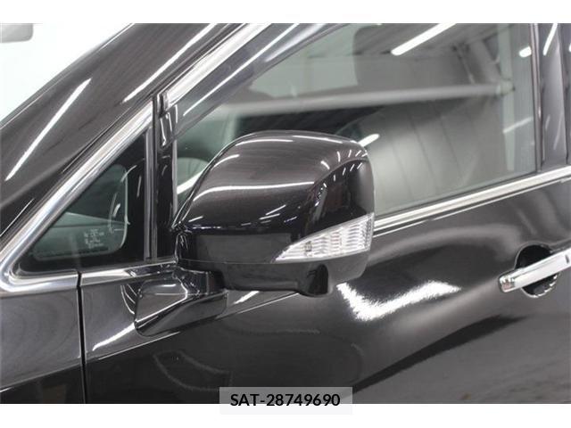 Nissan ELGRAND 2015-08 5867219-16
