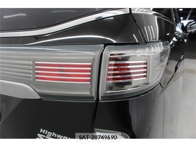 Nissan ELGRAND 2015-08 5867219-18