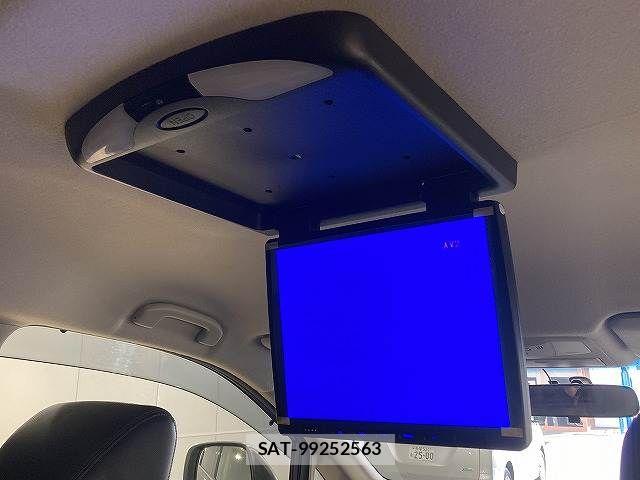 Nissan ELGRAND 2017-03 5867209-10