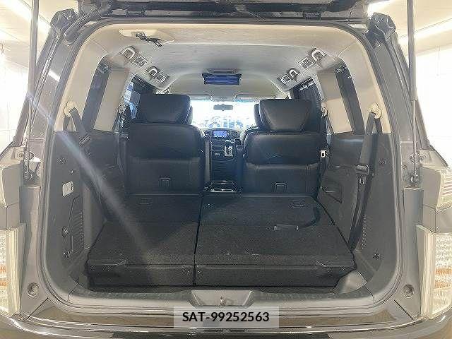 Nissan ELGRAND 2017-03 5867209-12