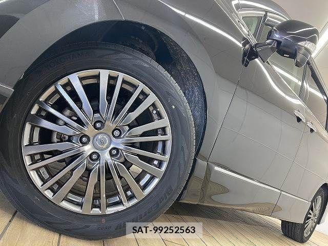 Nissan ELGRAND 2017-03 5867209-18