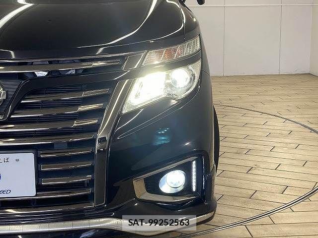 Nissan ELGRAND 2017-03 5867209-19