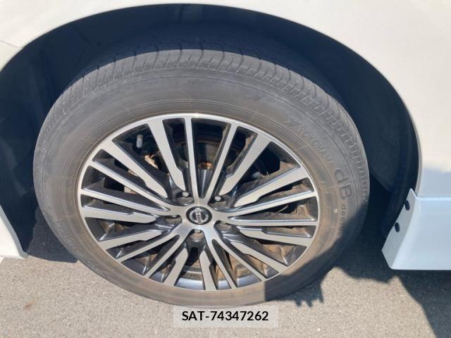 Nissan ELGRAND 2022-05 5867204-10