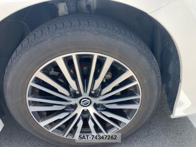 Nissan ELGRAND 2022-05 5867204-3
