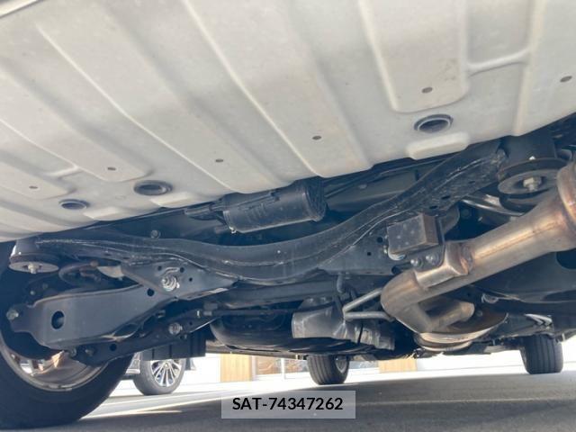 Nissan ELGRAND 2022-05 5867204-8