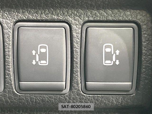 Nissan ELGRAND 2019-11 5867211-5