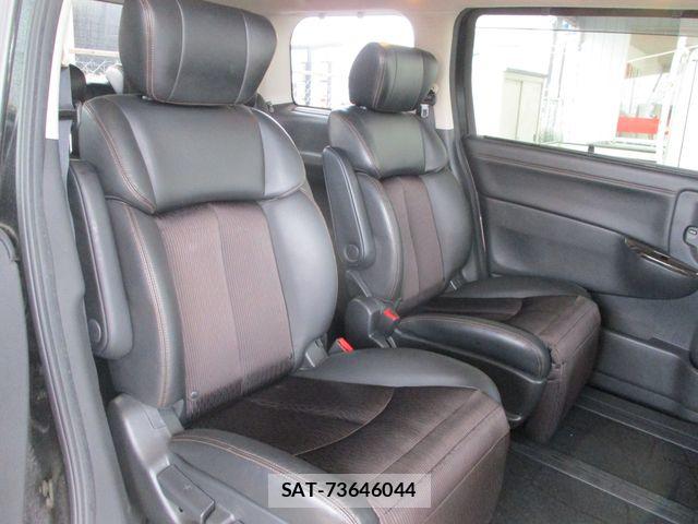Nissan ELGRAND 2017-05 5867223-16