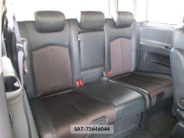 Nissan ELGRAND 2017-05 5867223-17