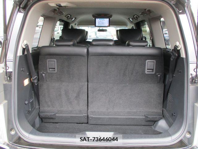 Nissan ELGRAND 2017-05 5867223-18