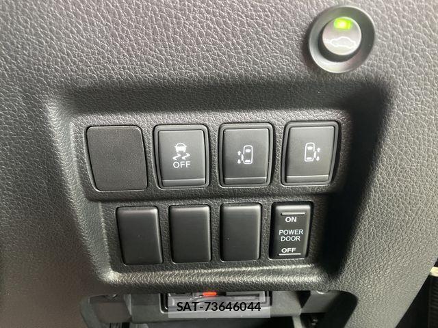 Nissan ELGRAND 2017-05 5867223-23