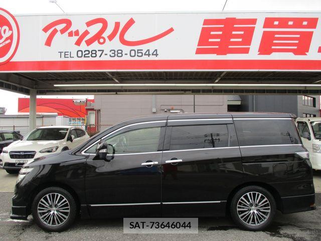 Nissan ELGRAND 2017-05 5867223-8