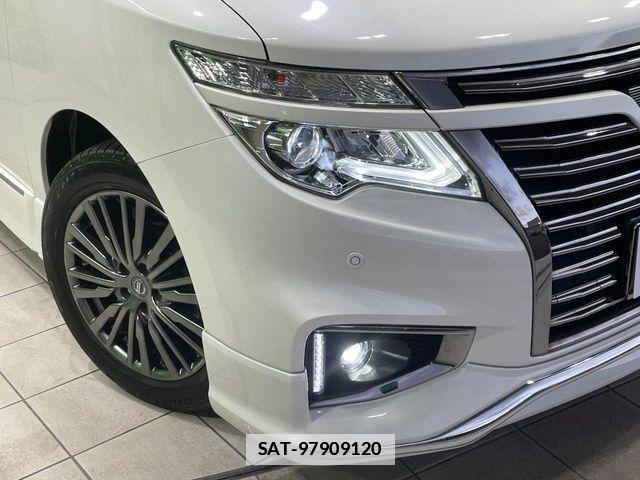 Nissan ELGRAND 2019-06 6004858-12