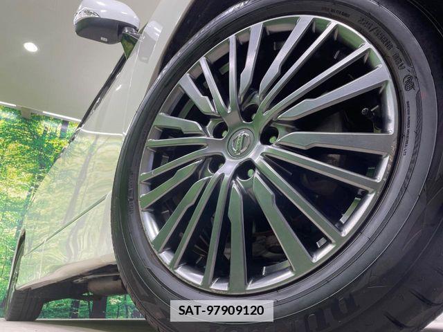 Nissan ELGRAND 2019-06 6004858-13