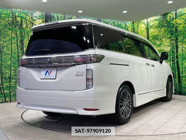 Nissan ELGRAND 2019-06 6004858-17
