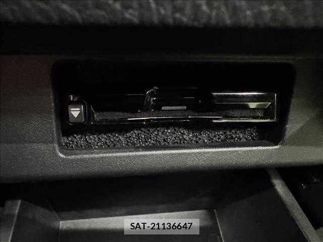 Nissan ELGRAND 2019-11 6004882-14