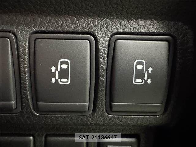 Nissan ELGRAND 2019-11 6004882-6