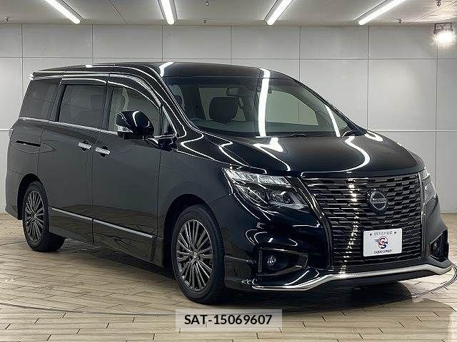 Nissan ELGRAND 2020-12 6004842-14