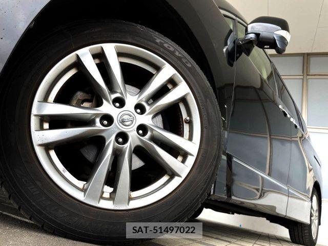 Nissan ELGRAND 2013-06 6004896-12