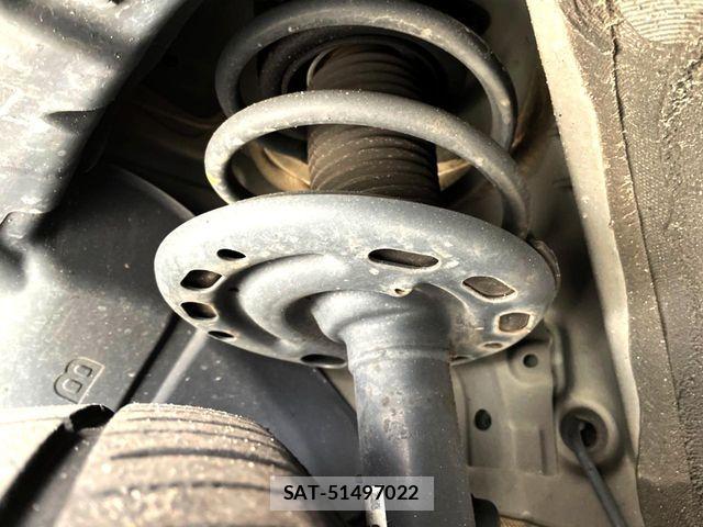 Nissan ELGRAND 2013-06 6004896-19