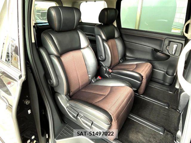 Nissan ELGRAND 2013-06 6004896-7