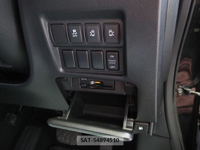Nissan ELGRAND 2015-03 6004887-17