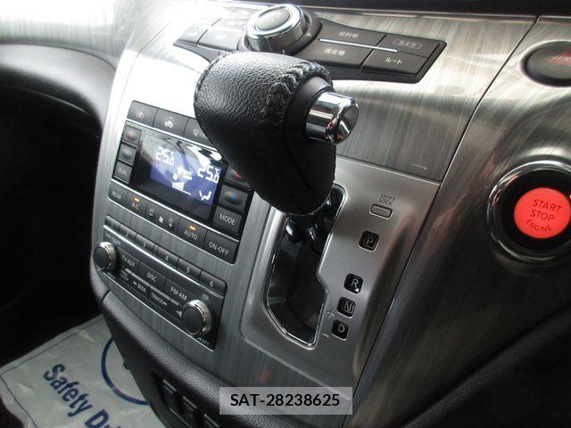 Nissan ELGRAND 2017-04 6004886-19
