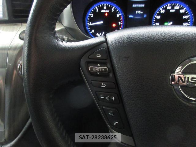 Nissan ELGRAND 2017-04 6004886-23