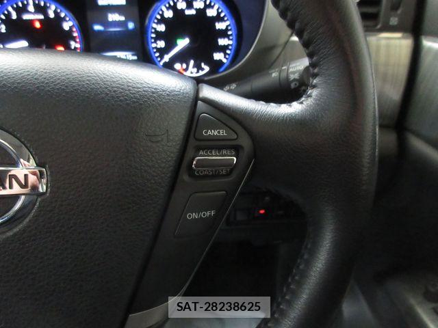 Nissan ELGRAND 2017-04 6004886-24