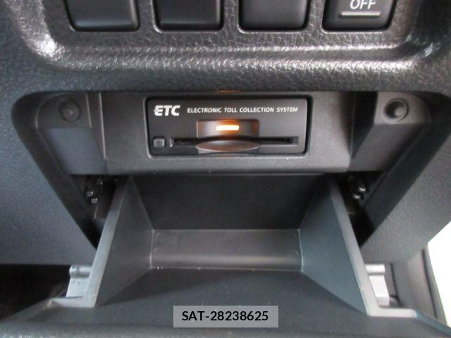 Nissan ELGRAND 2017-04 6004886-26