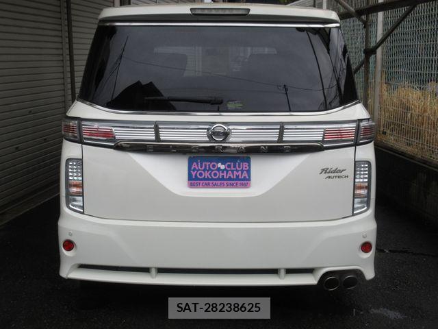Nissan ELGRAND 2017-04 6004886-27