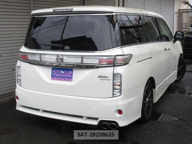 Nissan ELGRAND 2017-04 6004886-29