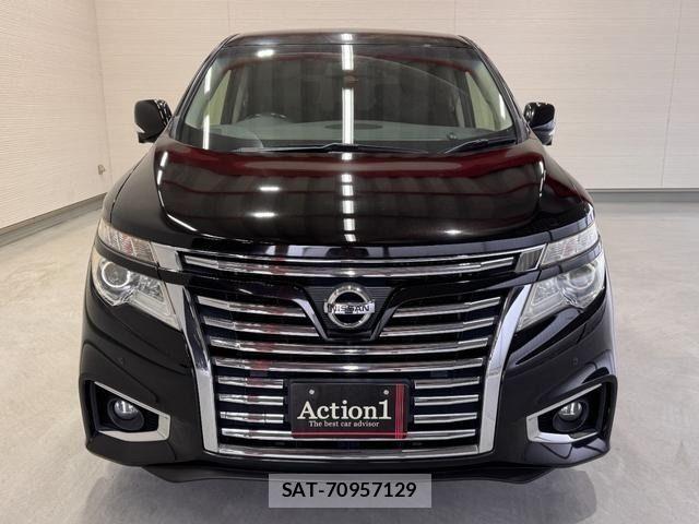 Nissan ELGRAND 2017-06 6243815-1
