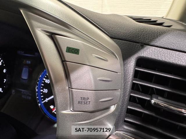 Nissan ELGRAND 2017-06 6243815-20
