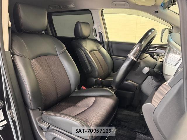 Nissan ELGRAND 2017-06 6243815-6
