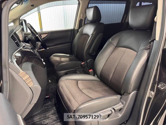 Nissan ELGRAND 2017-06 6243815-8
