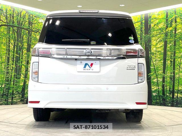 Nissan ELGRAND 2018-12 6271598-15