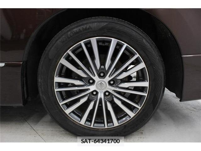 Nissan ELGRAND 2014-11 6303944-24