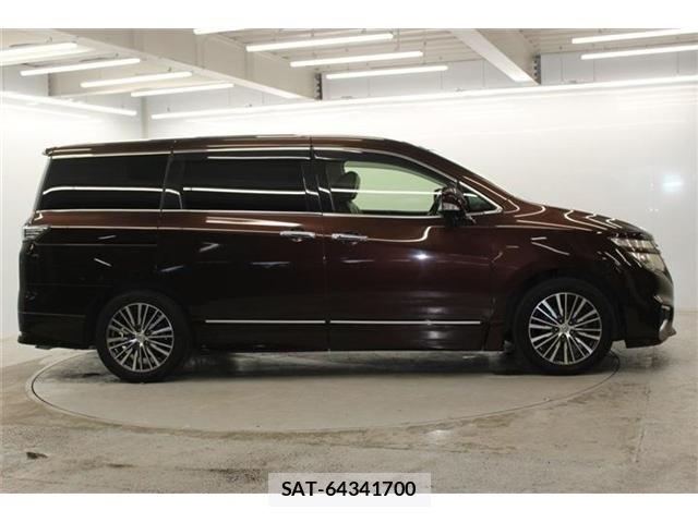 Nissan ELGRAND 2014-11 6303944-3